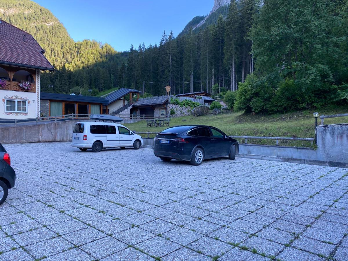 Casa Doleda Lägenhet Alba di Canazei Exteriör bild